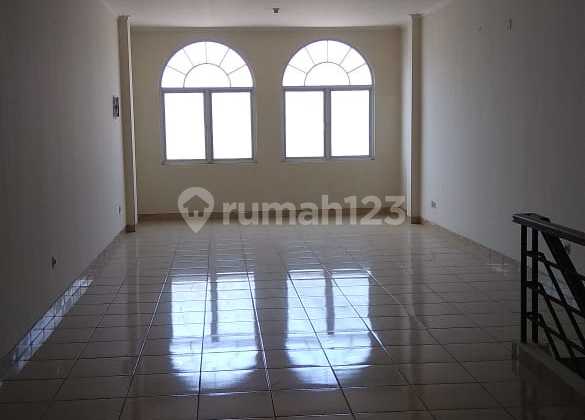 Cordoba PIK 1 Shop House Facing Main Road. Strategic Location in Front of Main Road and ******** Land Area 75 m² (5x15) Building Area 220 m² 3.5 Floors HGB Certificate Price 7 Billion Negotiable Cordoba PIK 1 Shop House Facing Main Road. Strategic Location in Front of Main Road and ******** Land Area 75 m² (5x15) Building Area 220 m² 3.5 Floors HGB Certificate Price 7 Billion Negotiable