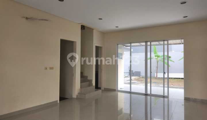 Rumah Green Lake City Cluster Amerika Latin Luas Tanah 275 M² ( 11X25 )Luas Bangunan 360 M²Kmr Tdr 4+1 Kmr Mnd 4+1 Listrik 4400 Watt Surat SHM Harga 6,4 Milyar Nego