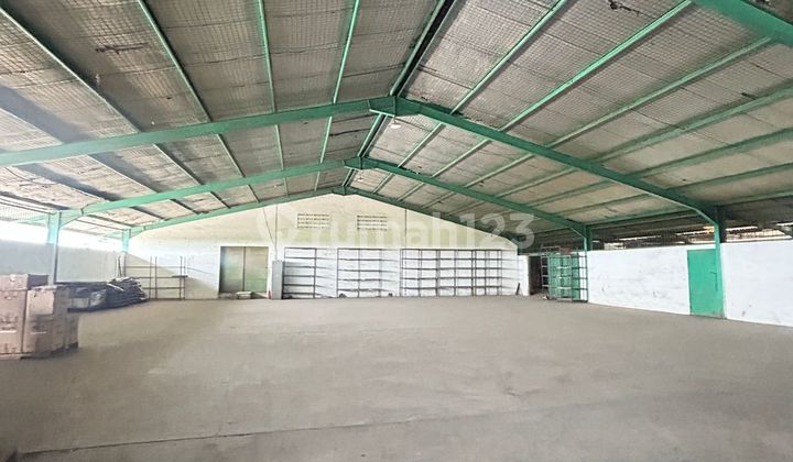 Gudang Di Kapuk Luas Tanah 1200 M²(60x20)luas Bangunan 1200 M²listrik 5500wattada Lift Barangmsuk Container 40 Feetharga 600juta/thn