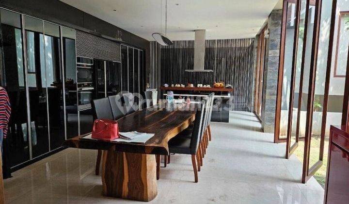 Owner Mau Pindah Keluar Kota Rumah Di Puri Indah - Jakarta -
luas Tanah 407 M²
luas Bangunan 1000 M². Full Furnished Mewah. Harga 27,5 Milyar Nego Sampai Deallll.  1