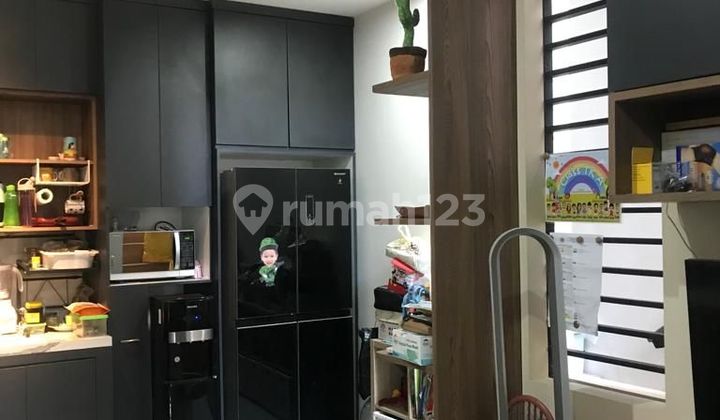 Luas Tanah 62,5 M² ( 5x12,5 )luas Bangunan 100 M²kamar Tidur 2+1 Kamar Mandi 2+1surat Shm Hadap Utara Renovated Furnished Incl :-water Heater-ac-kitchen Set-tv Backdrop-wardrobe Master Bedroom & Kamar Anaklantai 3 Untuk Service Area (jemuran , Mesin Cuci) 2