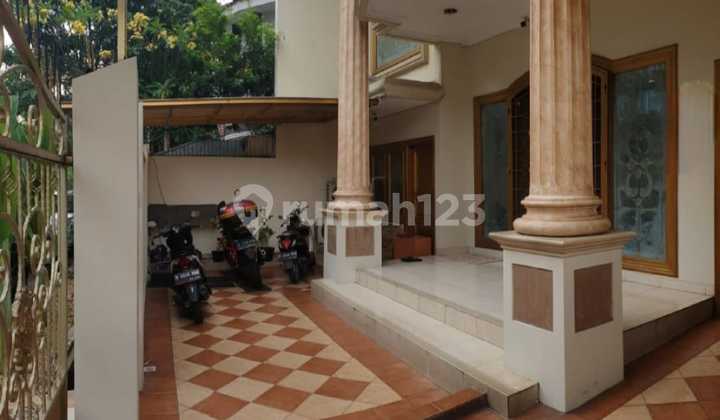 Rumah Di Permata Buana, Lokasi Bagus Dan Jalan Besar. Luas Tanah 200m2. Luas Bangunan 375m2.bangunan 2,5 Lantai. Harga 5.5 Milyar Nego Sampai Deallll