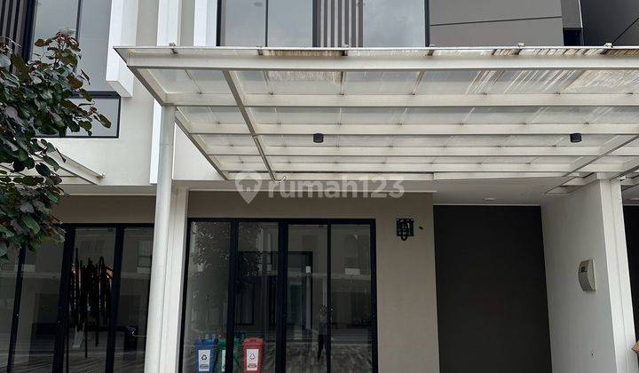 
rumah Pik2 
cluster Danau 
6x12,5m²
bangunan 2lantai. Harga 2,7 Milyar Nego 1