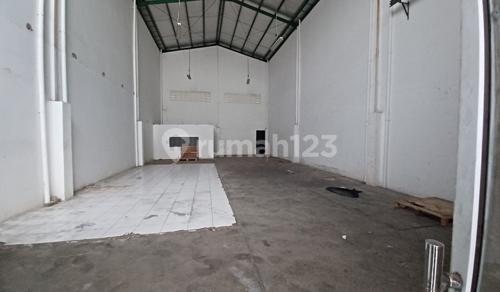 Bizpark Daanmogot Warehouse Size 9x24 M² (216) With 1 Office 1 Bathroom South Facing Price 220jt/year