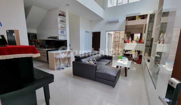 Rumah Riviera Tangerang Hoekluas Tanah 150 M² ( 8X15 )Luas Bangunan 160 M²Bangunan 2 Lantaikmr Tdr 3+1Kmr Mnd 3+1Hadap Utara dan Baratfull Furnished Nempelharga : 4.38 M (Nego)