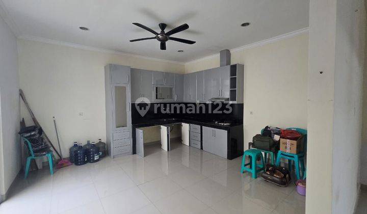 Cluster Amerika Latin
luas Tanah 144 M² ( 8x18 )
luas Bangunan 180 M²
3+1 Kamar Tidur
3+1 Kamar Mandi
listrik 4400
surat Shm
hadap Utara
harga 3.7m Nego 2