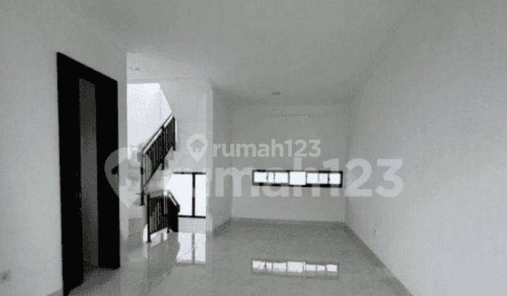 Rumah Ukuran 10x15 M²
cluster Orchestra Golf Island 
4+1 Kamar Tidur. Harga 5,3 Milyar Nego 1