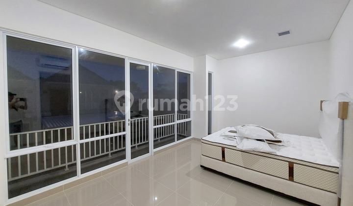 Rumah Jarang Ada Cluster Nara Village Gading Serpong Rumah Lebar 8 Hoek Luas Tanah 150 M² (8X15 Corner)Luas Bangunan 116 M² Kmr Tdr 3Kmr Mnd 3 PPJB Siap AJB Hadap Selatan Furnished ( Ranjang King Koil , Ac 4 , Sofa ) Sudah Ada Kanopi ******** Sudah di  2