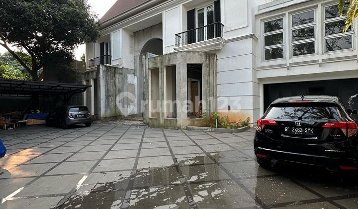 Rumah Di Kemang Timur, Luxury House, Modern American Classic. Lokasi Prime Kemang Timur. Luas Tanah 1500m2. Luas Bangunan 2000m2. Bangunan 3 Lantai. Harga 37 Milyar Nego