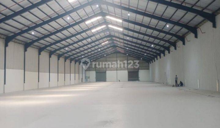 GUDANG di Marunda 
Luas : 3.168 m² (33 m x 96 m)
Floor loading capacity 3 ton/m²
Loading dock height 1,2 m. Harga 75rb/m²/bulan. 1