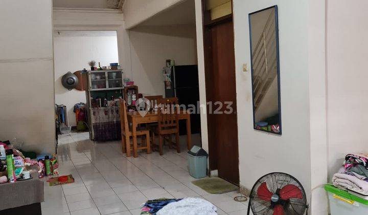 Rumah Di Metland
luas Tanah 160 M² ( 8x20 ) 
luas Bangunan  200 M²
bangunan 2 Lantai
4+1 Kamar Tidur
. Harga 2,5 Milyar Nego 2