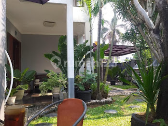 Rumah Puspita Loka Bsd, Lokasi Asri Dan Tenang. Posisi Hoek Dan Dekat Dengan Sekolahan Universitas Mall Rumah Sakit. Luas Tanah 368m2. Luas Bangunan 250m2. Ada Swimming Pool. Harga 6,8 Milyar Nego