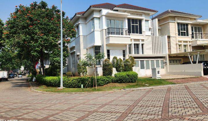 Rumah Hoek Di Crown Golf Pik
jalanan Depan Rumah Lebar 
bangunan 2 Lantai
luas Tanah 425 M2 ( 17 M X 25 M )
luas Bangunan 300 M²
hadap Timur
. Harga 450jt/Th Nego 1