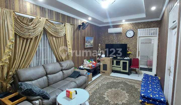 Affordable 2-Story House in South Jakarta, Bonus 3 Rental Units, Need Cash