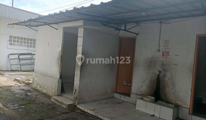 Gudang pinggir jalan utama siap pakai 7