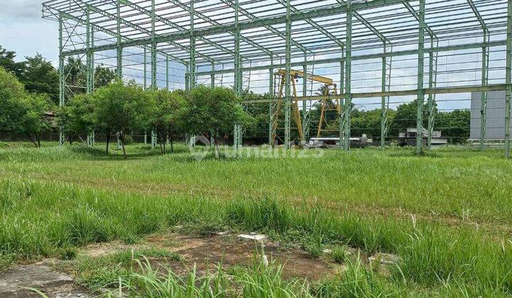 Pabrik industri besi di zona industri 7