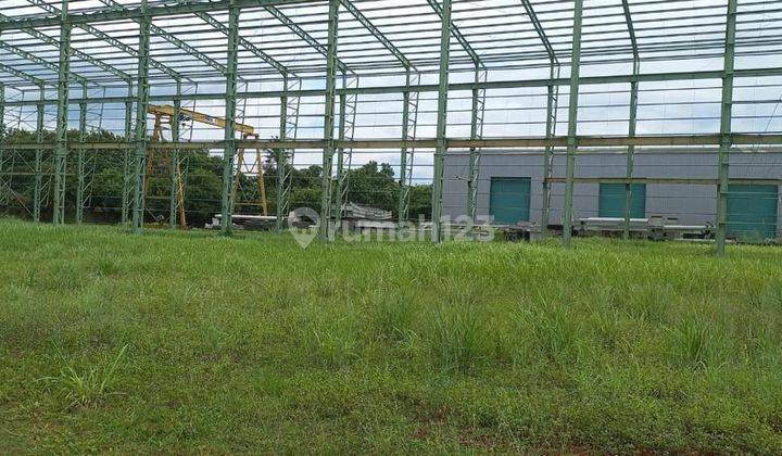 Pabrik industri besi di zona industri 8