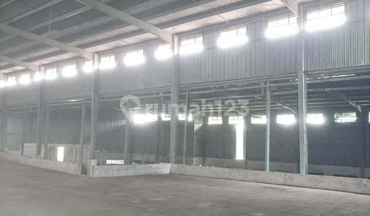 Gudang mandiri di zona Industri