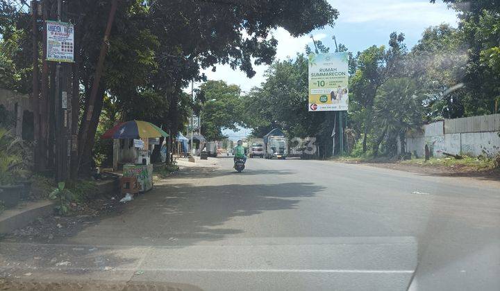 Gudang kecil di pinggir jalan nasional 2