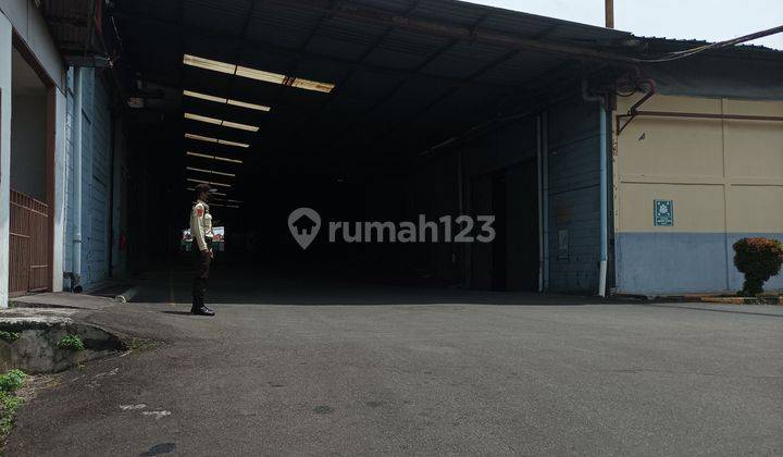 Kawasan Pabrik Di Zona Industri Besar  1