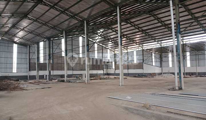 Gudang Siap Pakai di Zona Komersial