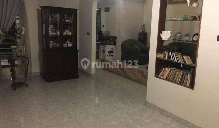 Dijual rumah 2 Lantai di Komplek department perdagangan niaga SHM Bagus 2