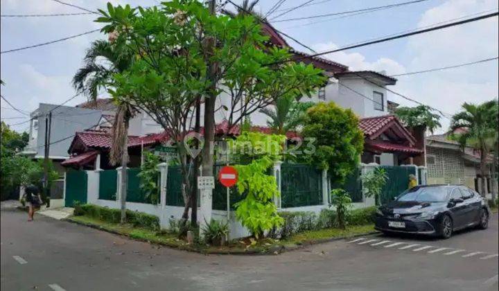 Disewakan Rumah Hoek 2 Lantai Semifurnished Di Bintaro Sektor 9 2