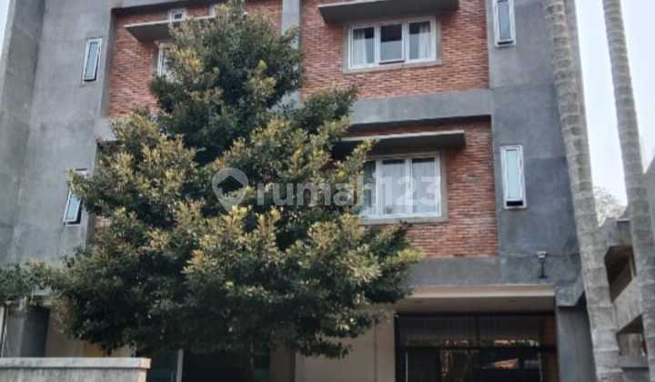 Kos Kostan Eksklusif Strategis Kebayoran Lama Jakarta