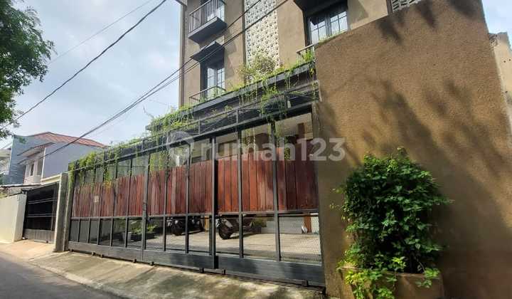 Exclusive Comfortable Boarding House in Kuningan Office Area, South Jakarta 2