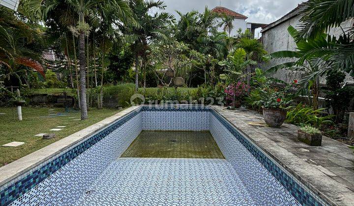 Dijual Rumah Full Furnished Dengan Kebun Luas di Padangsambian, Bali 2