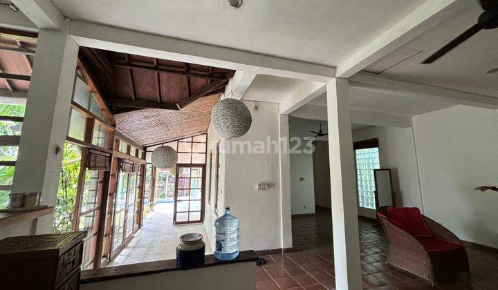 Dijual Rumah Full Furnished Dengan Kebun Luas di Padangsambian, Bali 1