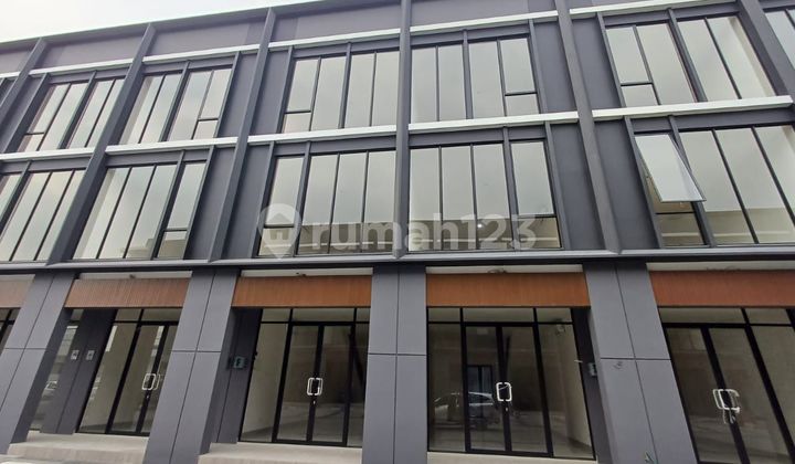 For Rent: Attached Shophouse on Hampton Avenue, Galading Serpong