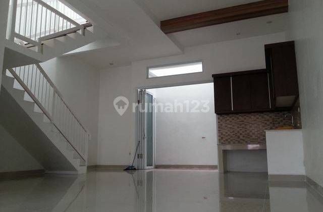 Murah Dijual Rumah 2 Lantai  Di Sektor 8 Gading Serpong 2