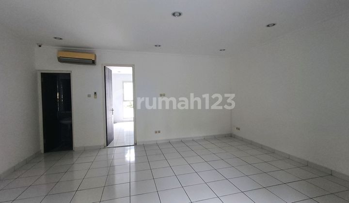 For Rent / Sale Modern Arcade Shop House in Modernland For Rent / Sale Modern Arcade Shop House in Modernland