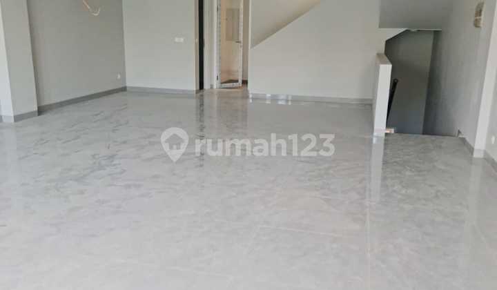 For Rent Strategic Shop House in Kebon Kawung 2