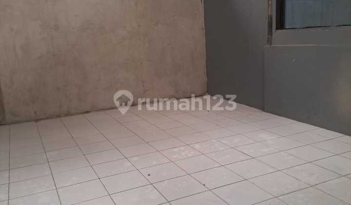 For rent, ready-to-use warehouse on Melong Raya, Sayap Cijerah. For rent, ready-to-use warehouse on Melong Raya, Sayap Cijerah.