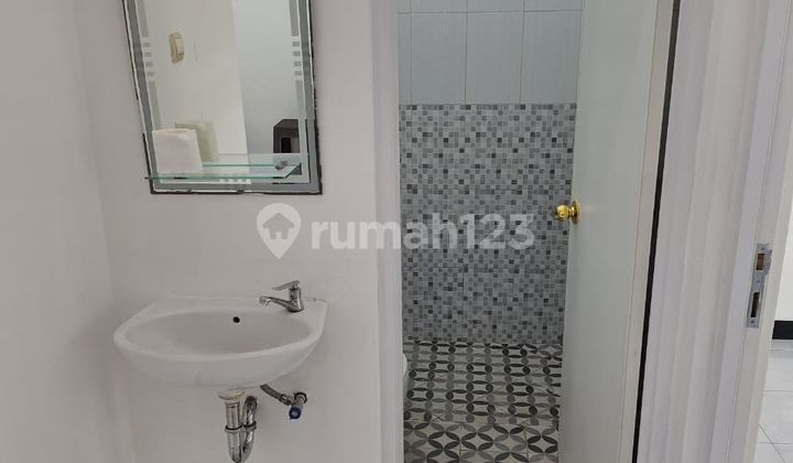 For Rent: Ready-to-Occupy Residential House in Taman Kopo Indah 3, Block E (Patung Macan) 2