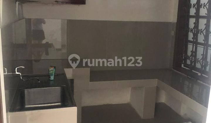 Dijual / Disewakan Rumah 2 Lantai Tengah Kota Sayap Gatot Subroto 2