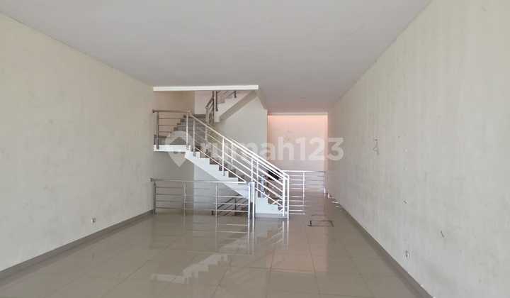 Disewakan Ruko 3.5 lantai mainroad Soekarno Hatta 1