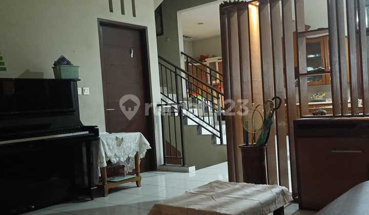 For Rent: 2-story house in The Residence Gunung Batu complex 1