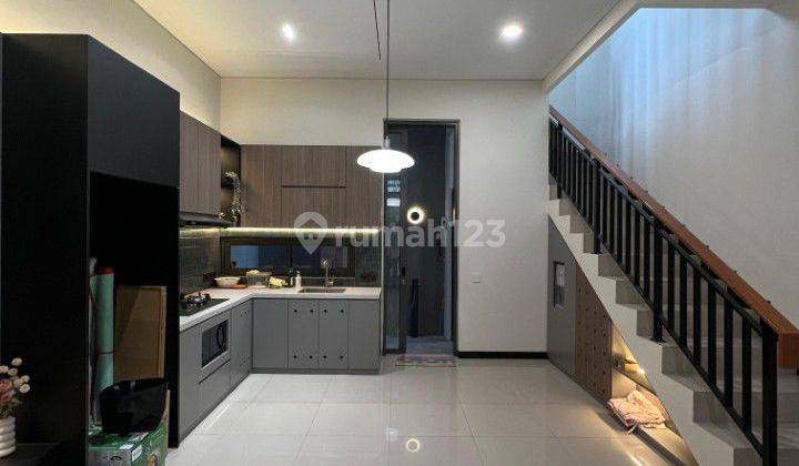 Jual Rumah Semi Furnish Taman Kopo Indah 5 1