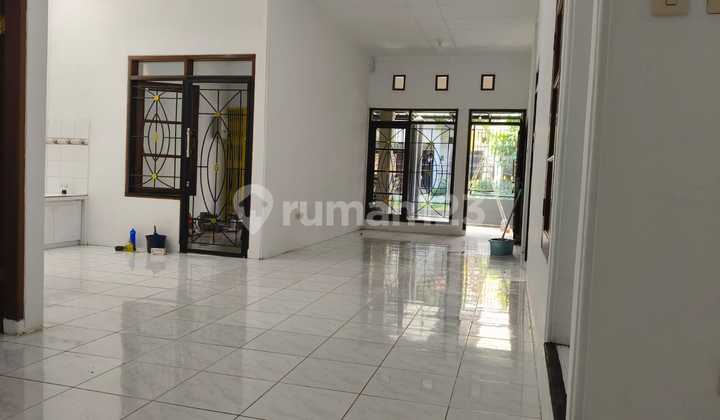 For Sale, Ready-to-Occupy House in Tki Taman Kopo Indah 3 Bandung For Sale, Ready-to-Occupy House in Tki Taman Kopo Indah 3 Bandung