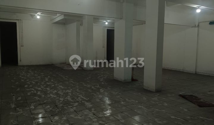 For Rent: 4-Storey Sudirman Street Shop House in Bandung 2
