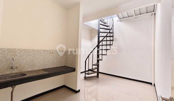 DISEWAKAN Rumah TKI 5 V sommerville Bandung kopo