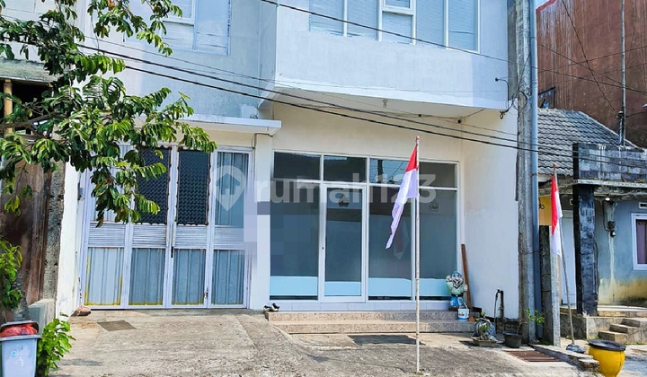 Dijual Cepat 2 Rumah Fungsi Workshop & Tempat Tinggal Di Buring 1