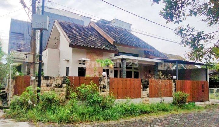 RUMAH HOOK MODERN SIAP HUNI  HARGA NEGO ! DI GRIYASHANTA  2