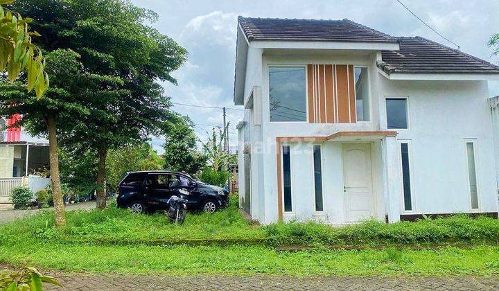 Rumah Hook lokasi strategis di Buring kota Malang siap huni Harga Nego!
 1