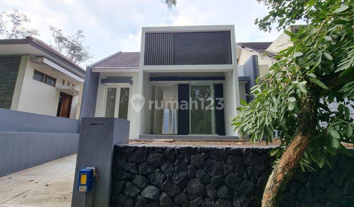 DIJUAL RUMAH MINIMALIS MODERN SIAP HUNI PERUMAHAN ELITE RIVERSIDE 1