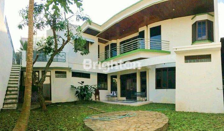 Rumah Mewah di Boulevard Araya dekat Plaza Araya Malang
 2