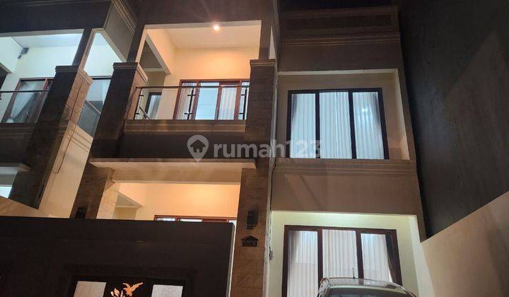 Villa Mewah Menawan Full Furnish
3 Lt
ada Rooftop
kolam Renang 2